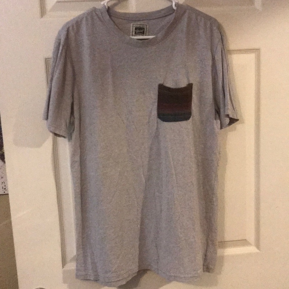 Large pocket design t-shirt